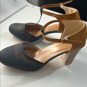 Elegant Black and Tan Women's Heels